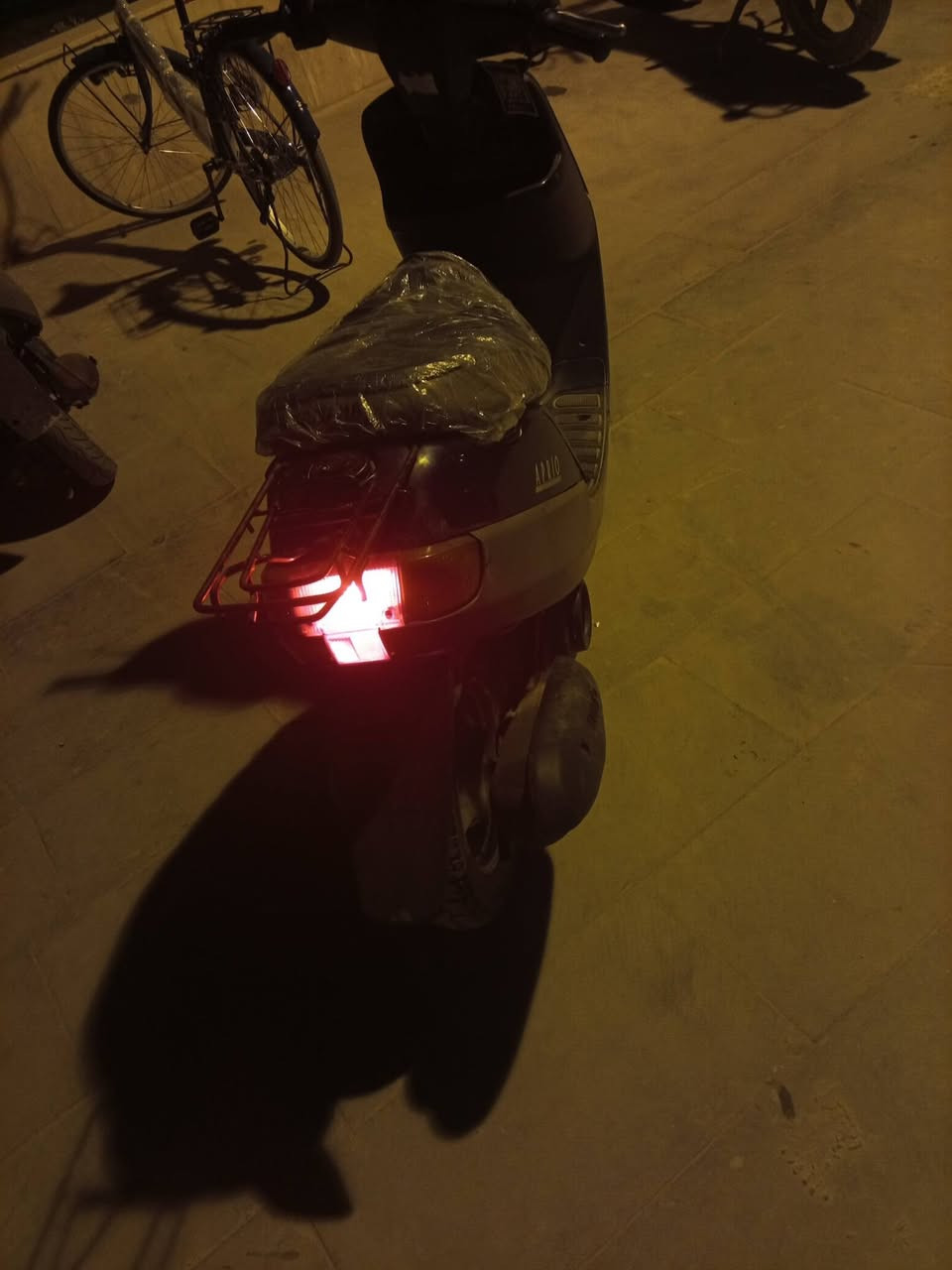 سلام عليكم بطه الفين دراجه بلاديه من طول لطول وكلشي شغال مكاني كربلاء الحر الرقم *********** السعر 230
