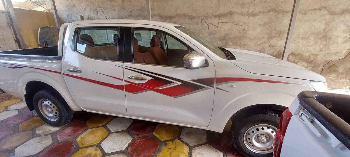 بسم الله الرحمن الرحيم 
نيسان نافارا ٢٠١٧ رقم اربيل سياره جديده جدا  كفالة كير عادي مكان سياره بصره قضاء المدينة 
***********         ٠٨٧١٦١٦٩٠٩٩
