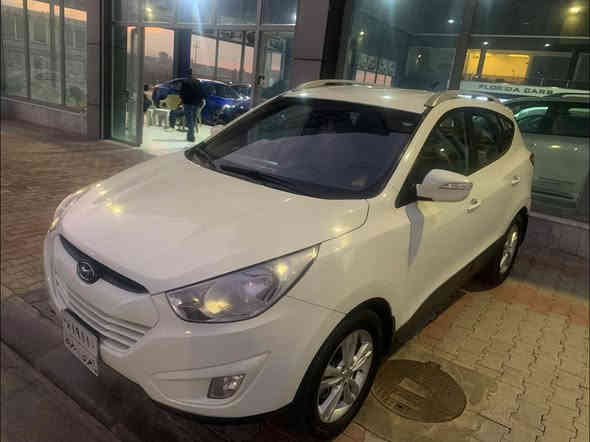 Hyundai. Tucson
موديل 2012
صبغ بس بوند 
ماشي 330  km
سعر 143$$
***********
