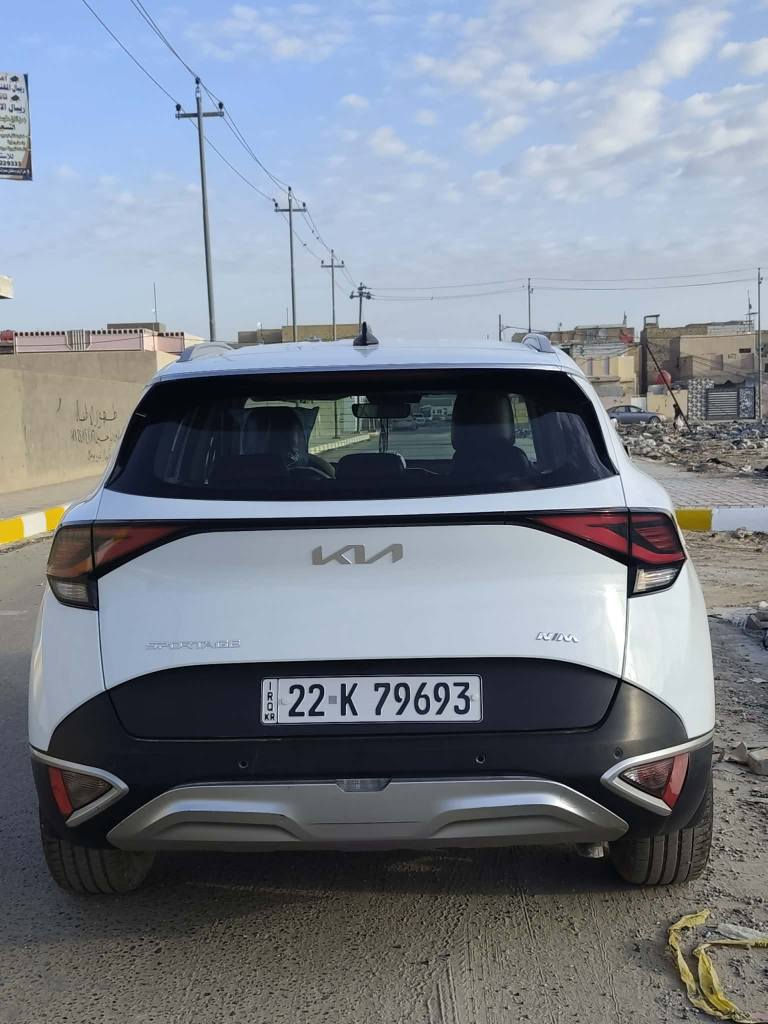 السلام عليكم اخوان
كيا سبورتج موديل 2023 نص موصفات جديدة جدا  خليجية
ماشية ٤٠  الف فقط 
مكفولة كفالة عامة 
1-بصمة تشغيل
2-رادارات جانبية 
3-رادارات خلفية
4-شفتات استيرن
5-كامرة خلفية
6-قطعتين تبريد
7-شاشة متصل الكترونية 
8-محرك 2000 دوش 
9-لد امامي 
10-لد خلفي 
بيه بعد مواصفات 
سعرها 228 وبيه مجال للطيبين 
مكان السيارة الديوانية 

*********** ديوانية, القادسية
