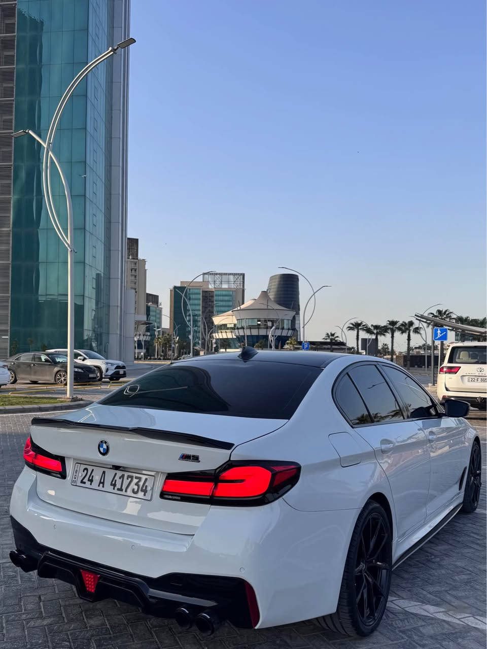 BMW 530i 2021
فول مواصفات ناو کرێمی
هەیکەل کامل کرایتە M5 competition 
٢٩،٠٠٠ مایل ڕۆییە
گێر مەکینە کارەباییات بەشەرت
چاملغەکانی و سەقفی صبوغە بەبێ ژۆرێ بەبێ ئێرباک
٢٦٠$ و مجال
*********** 
———————————- 
فول مواصفات
٢٩،٠٠٠ میل مشی
قمارە و جاملغین مصبوغ بدون دواخل بدون ارباک
٢٦٠$ و مجال
*********** أربيل, العراق

