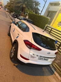 توسان موديل2018 المكان بغداد  السعر190  ماشية66 الرقم07750845026