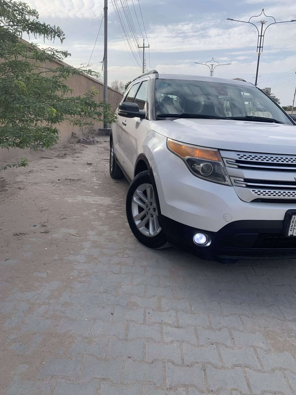 السلام عليكم…

الطراز: Ford Explorer 
المديل:2012
الموصفات: XLT 
انارة الأمامية LED بكامل انارة ترحيب أشاير ￼بالمري ثلاثة قطع تبريد رمز سري سبع راكب تبريد￼ تدفئة محرك 3.5 V6 المرغوب كير مكفولات تخم تاير جديد سنوية ما ساقطة وبسمي 
‏وارد أمريكي : تقرير غرق مياه امطار للدوسة
مكان : بصرة
رقم: ***********
السعر: خاص￼
