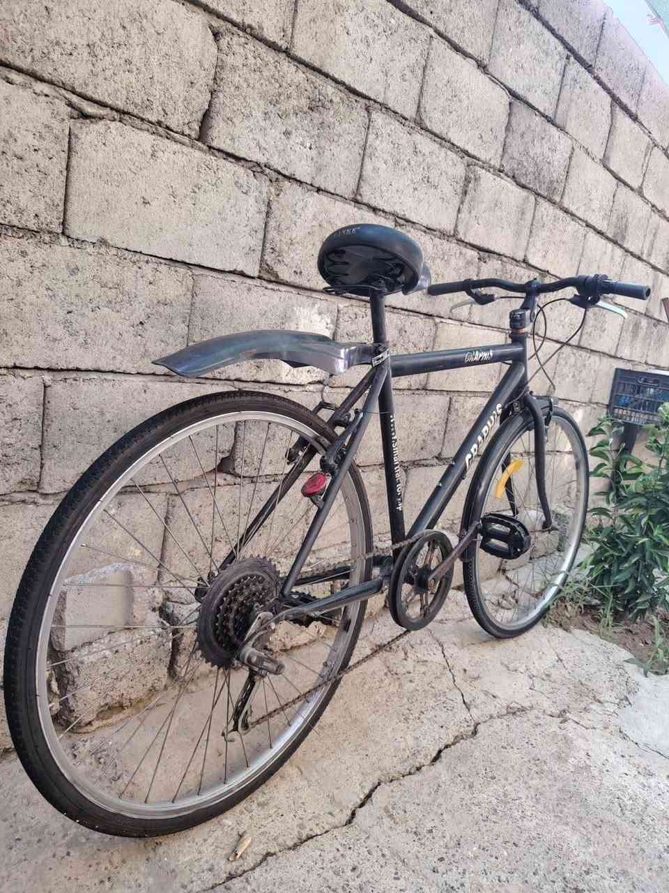 بايسكل للبيع حجم 26    العنوان موصل شقق حي الخضراء للاستفسار ***********
