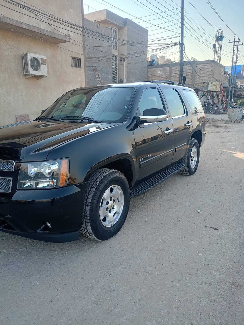 السلام عليكم تاهو خليجي موديل 2009  داخل عسلي مكفولهه
من العشاير 
من الكص 
من الفتح 
من الانتربول 
كير مكينه تبريد كله وضع شركه شغال 
تخم تايرات ويل جديد حداديه 100% مابيه 
ملاحظه بيهه البنيد مصبوغ اثر شخوط وجاملغ مبدل اثر شخوط والباقي كفاله من فتحت البرغي 
***********
العنوان كربلاء 
السعر 105 وبيه مجال
