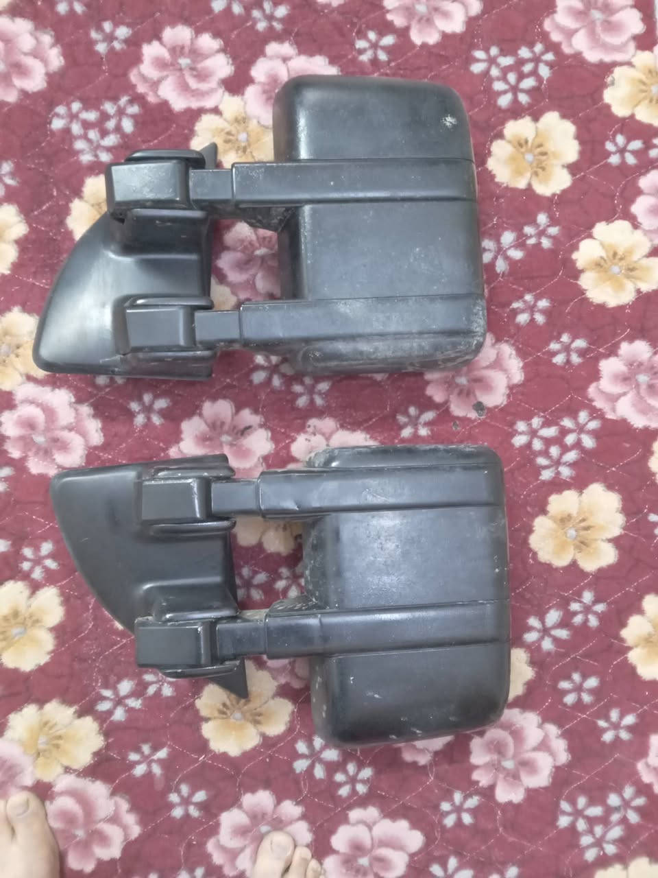 للبيع زوج مرايات فورد 2008 سعرهن ٧٥ الف 
العنوان بغداد مدينة الصدر  ***********
