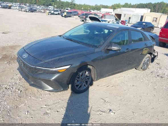 🇮🇶🇺🇸 فرصة مميزة لأصحاب كتب الشهداء 🇮🇶🇺🇸
اعلان مزاد
السعر بيع مباشر : 8,650 $
تاريخ المزاد يوم : 2025/12/5
نوع السيارة:  HYUNDAI ELANTRA SEL 2024
#يمكن_إدخالها_بكتاب_ذوي #الشهداء
#او_شحنها #إلى_الأمارات
#إقليم_كردستان 
#العقبة
#ام_قصر
الضرر كما موضح بالصور
📍 العنوان : الموصل حي الوحده الشارع العام قرب دائرة اللجان الطبية 
📞 : ***********
📞 : ***********
📞 : ***********
#مزاد_الامين_للسيارات_الامريكية_
