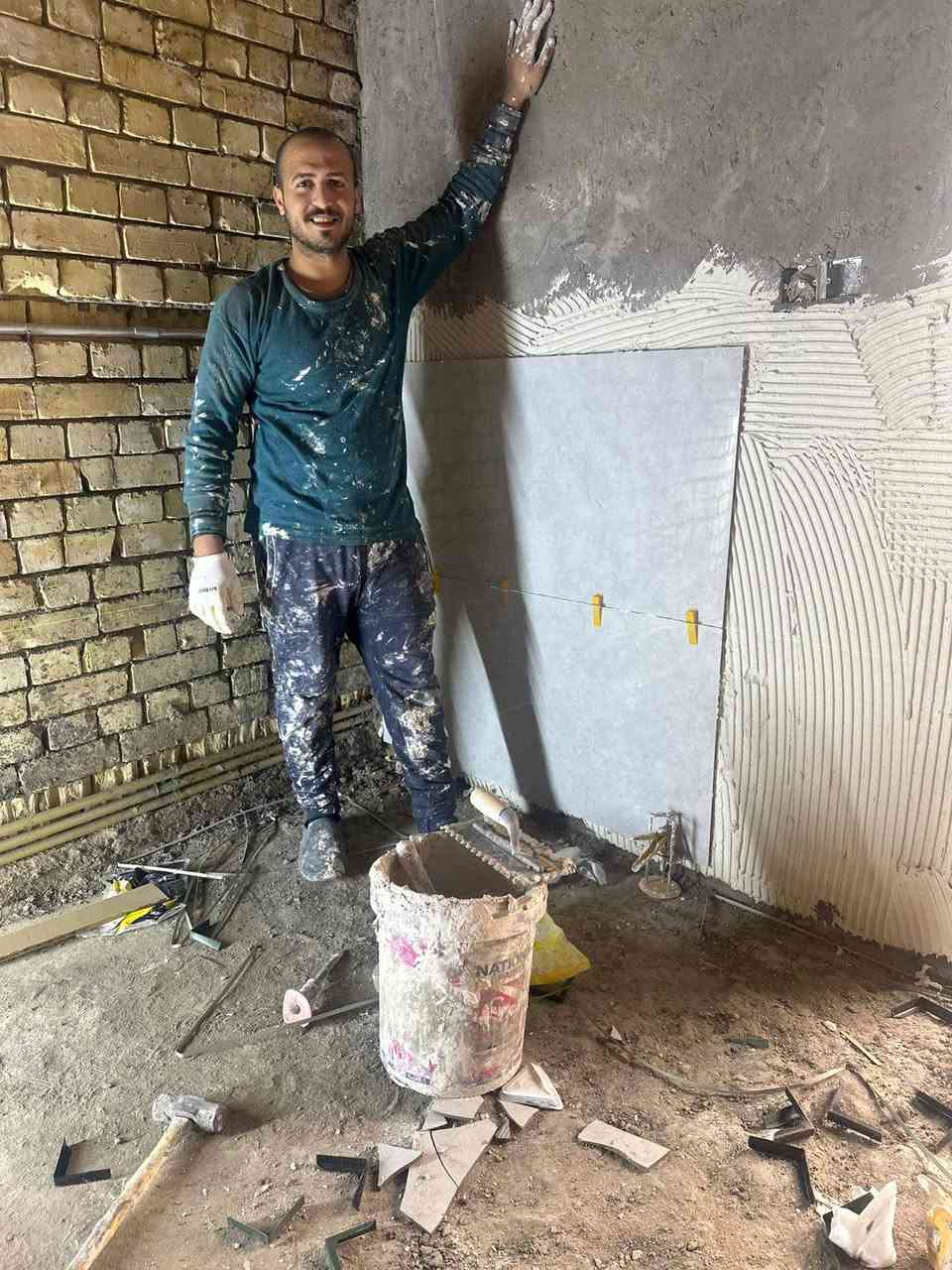 الكادر مصري مستمر وياكم بصنع الفخامة في البورسلين و المرمر والكاشي ارضيه وجدرن موجود بغداد وتسب واتصل بالخدمه  ***********
