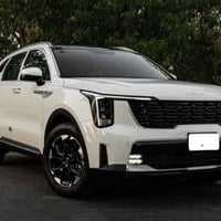 سورنتو 2024 هايبرد خليجي لون أبيض 2024 دفع رباعي بانوراما ماشيه ١٥ الف...