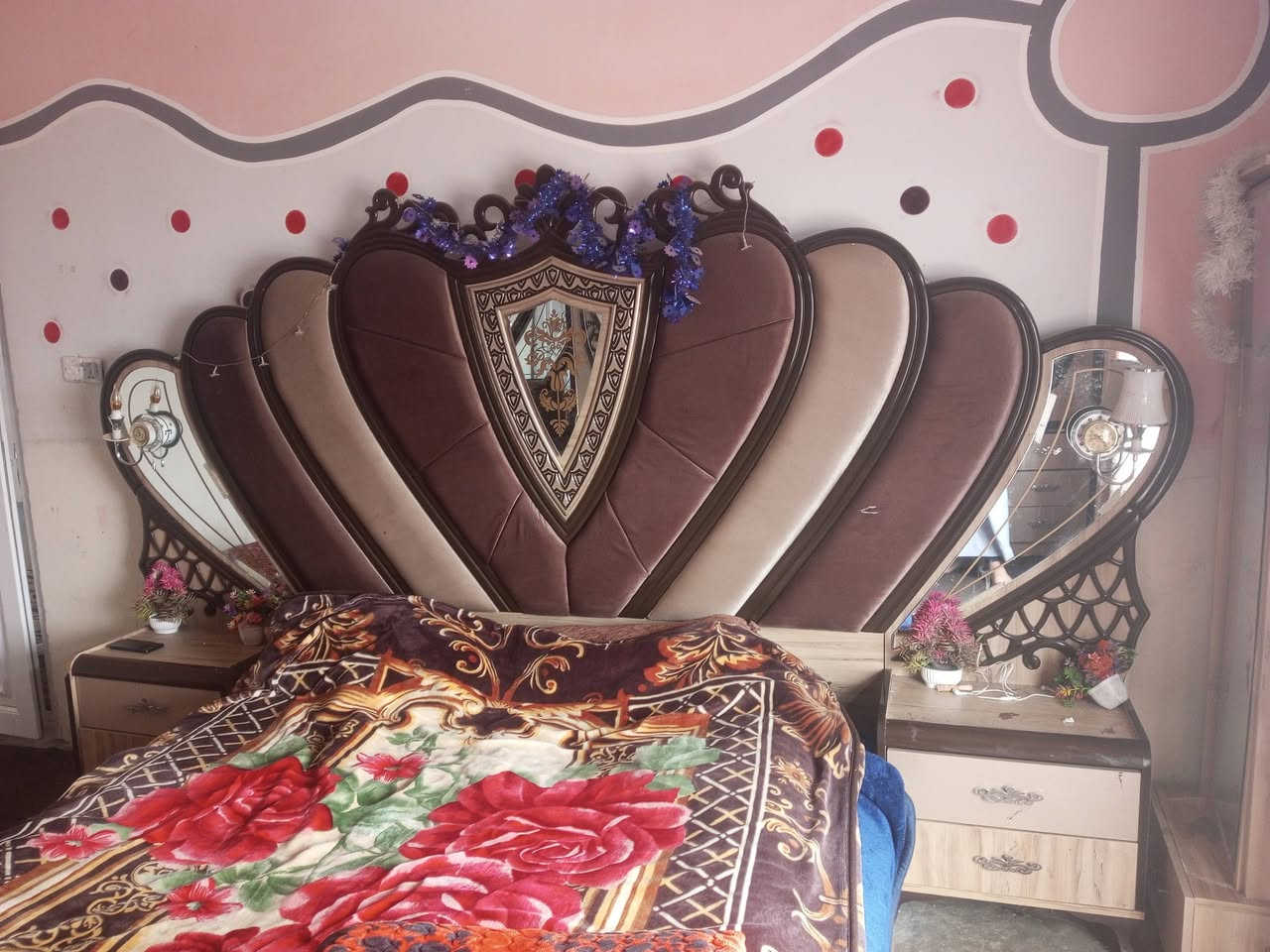 غرفة نوم للبيع. تركي ثقيل. 
السعر 900 وبيهه مجال. ***********
