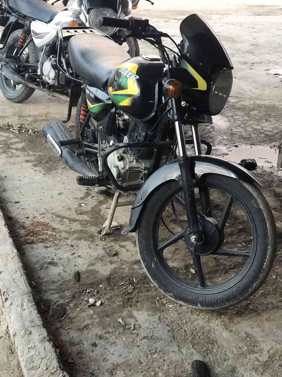 سلام عليكم دراجه بوكسر موديل ٢٣دراجه خير من الله كفاله عامه من لويل لل ويل بكاني ديالي خالص سعر واحد ٢٥٠لا يوجد خاص لتصال فقط ***********
