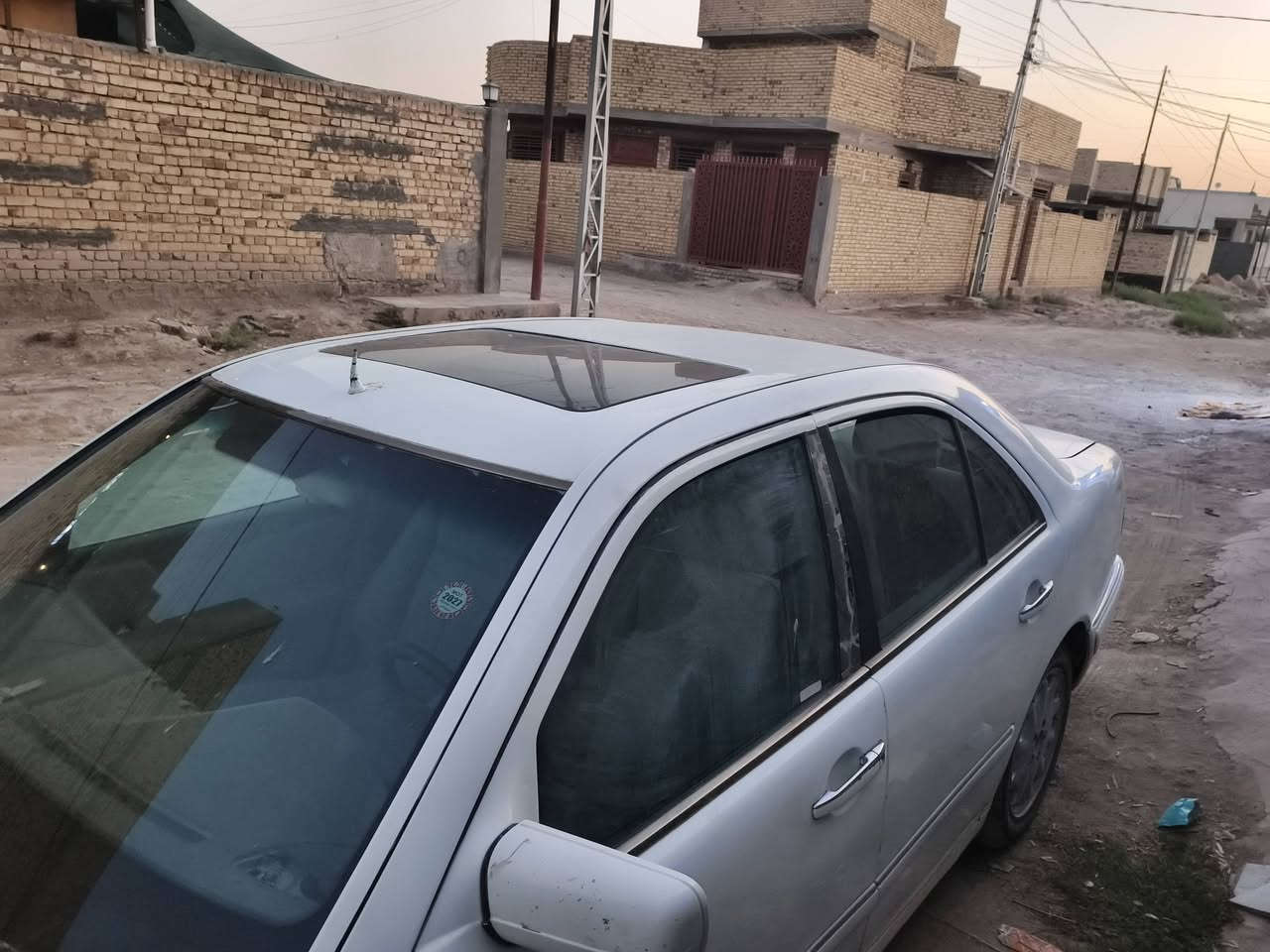 السلام عليكم 
للبيع أم عيون موديل١٩٩٧ 
سنوية صار ١٥ يوم من جددتها بأسمي
تاريخ انتهاء السنويه٢٠٣١
مكينة ٣٠٠٠ VVTI نظيفه كلش فول شلعه
كصتها جنطه تحويل ثاني يوم
سعرها ٤٠ وبيها مجال قليل
موبايل ***********
بابل الحمزة الغربي
