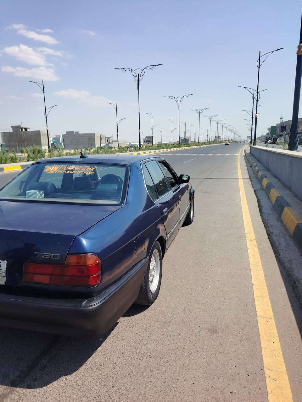 سلام عليكم بي ام  سبع ميه لبيع سياره مكفوله مكينه كير تبريد شرط تحويل طخم تير جديد طخم امامي خلفي جديد***********
