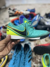 تيمبو اصلي بالة  نظيف جدا  قياس 43 السعر 40الف مع التوصيل  للحجز 07734...