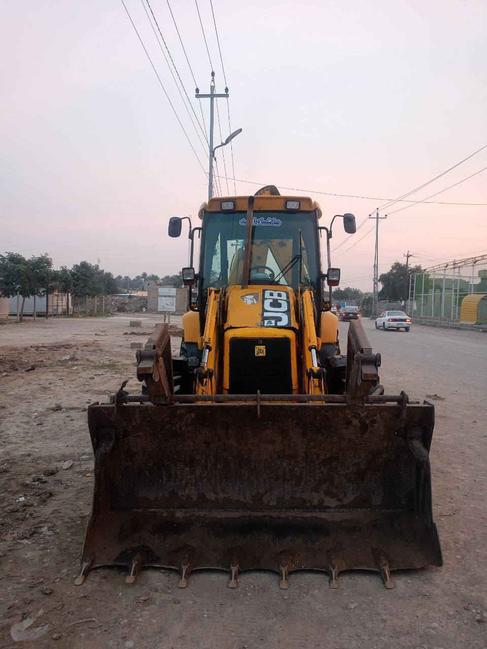 سلام عليكم حفارة جي سي بي 2005 كير مضخه اكسلات كله جديد تاير 20 المكينه بيهه بخار ***********
