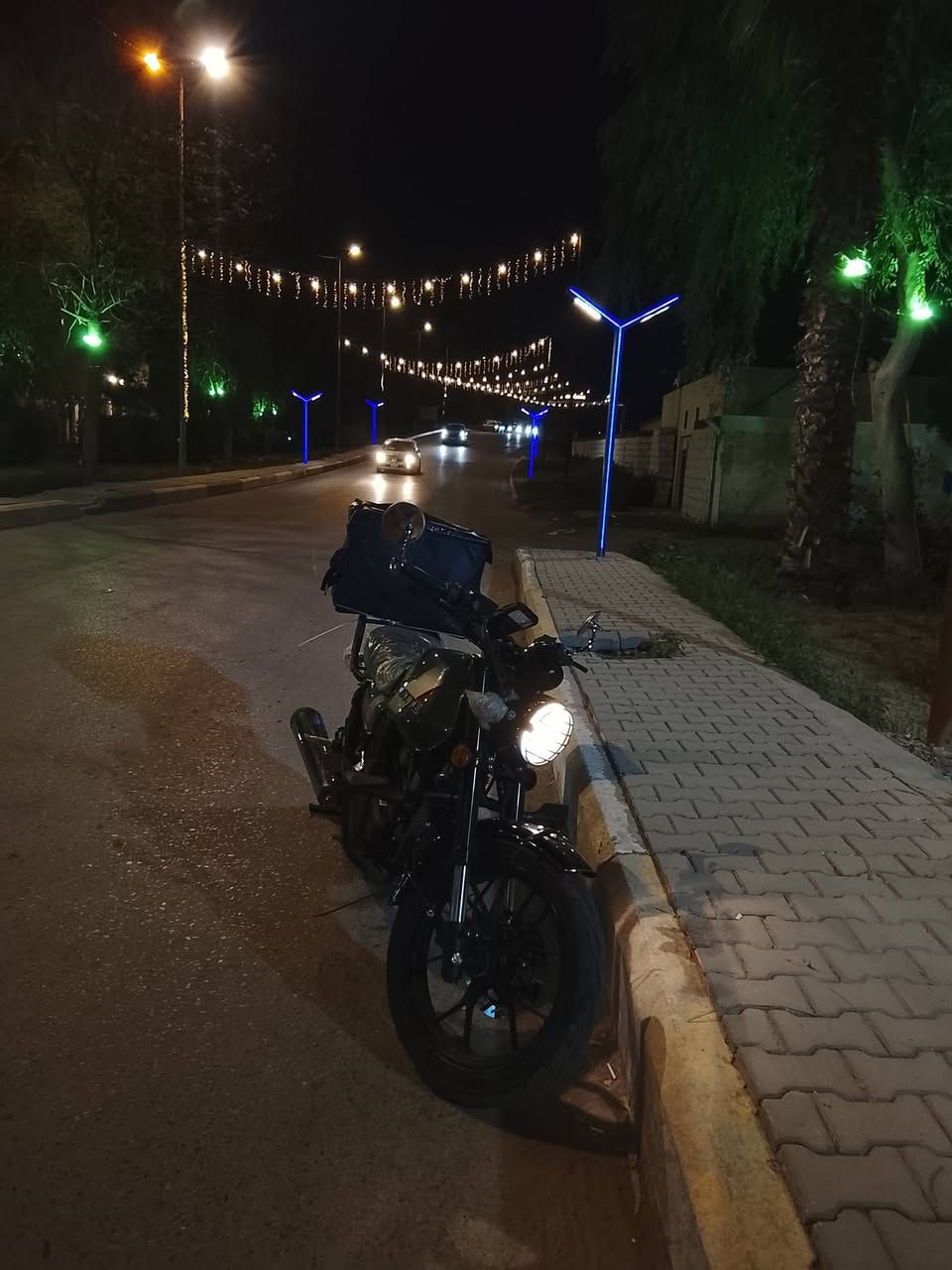 السلام عليكم دايوان لايتي رقم وسنويه تحول ثاني يوم على وضع الشركه مكينه 200 سيسي رايدهه ب 3 او 200 وبيهه مجال حك الجيه صفر كيلو متر صار سبوع من اخذتهه للتواصل ***********
