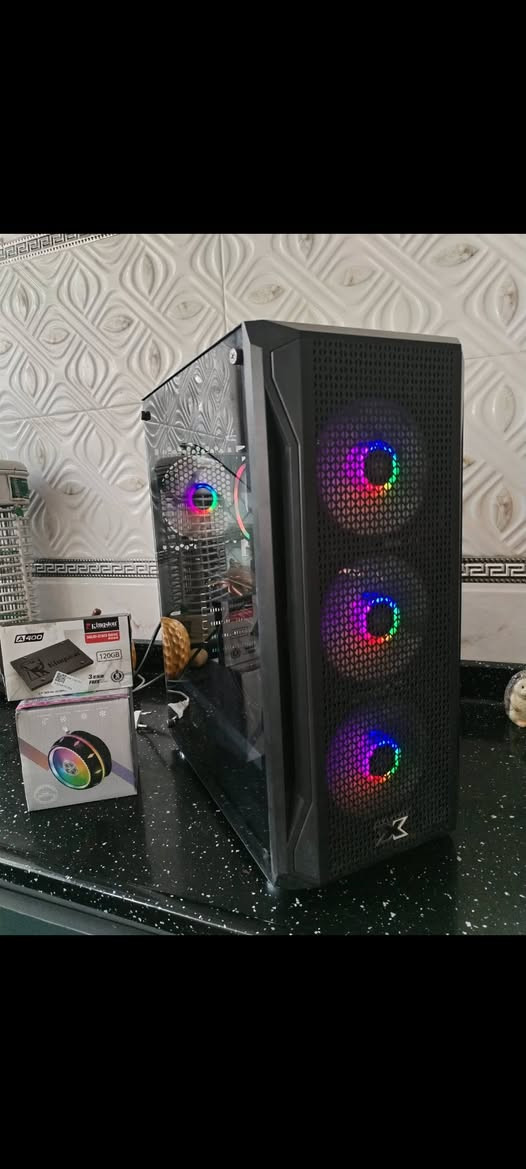 الكيس البيع السعر 350 الف
بدون كارت شاشه 
المعلج R5 3600
البورد B550 max كيمنك 
البور سبلاي 650 واط
هارد ssD 128 وندوز 10 برو
رمات 16 تردد 3200
القطع كلهن جدد والكراتين موجوده
شرط كل العاب شغل 
راسلني واساب
***********
