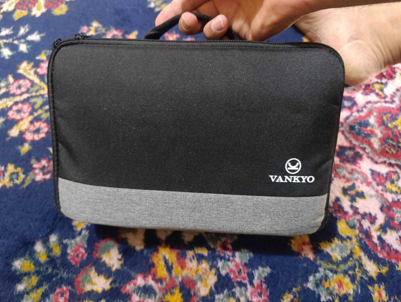 اغراض للبيع 
سلام عليكم...
عندي هذه البلازما  والجهاز عرض سينمائي للبيع جديدات كلش 
لاستفسار *********** مكاني بغداد
