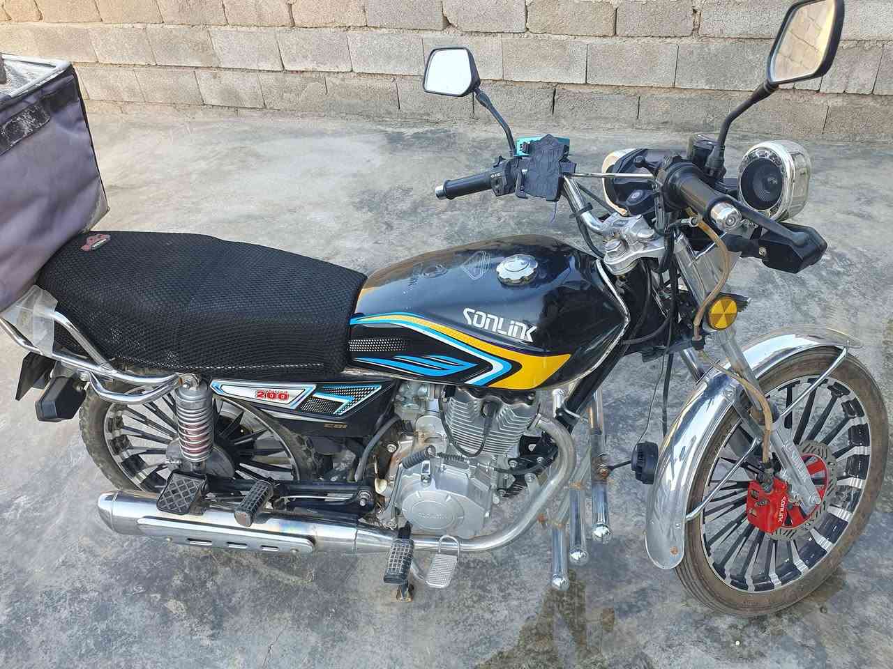 سيفان 24 محرك 200  محرك ما مفتوح   مراوس شعندك موديل 21 22 23 ***********
