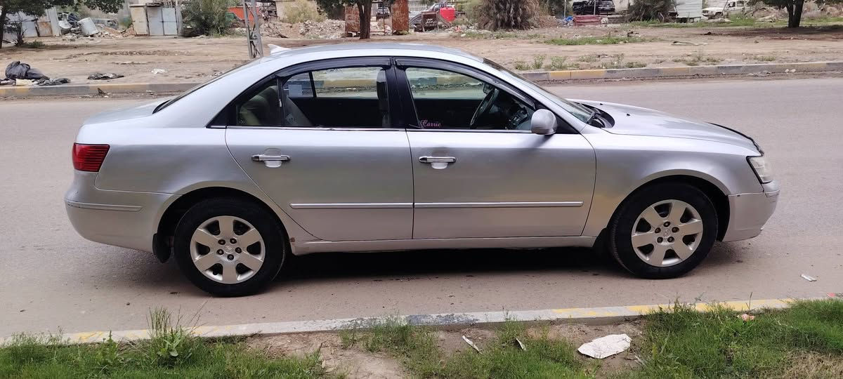 السلام عليكم سوناتا 2010 وارد امريكي محرك 2400 المرغوب تخم تاير حداديه مداور السعر 100 وبيه مجال الاتصال ***********
