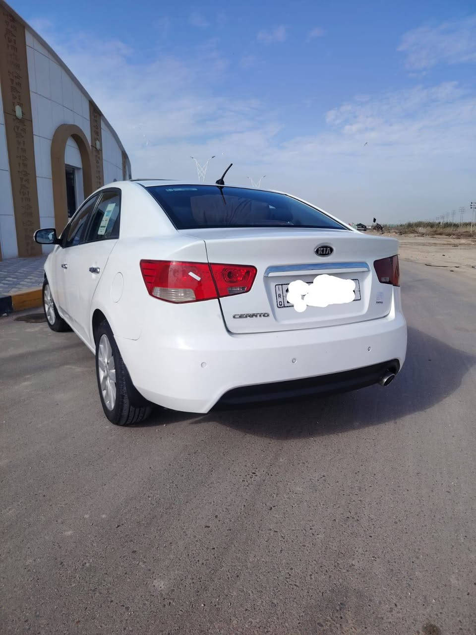 السلام عليكم سيراتو موديل 2012 خليجي رقم بصرة دولي بسمي فول مواصفات فتحه بصمه كشنات جلد اشاير امري تحكم ستيرن  تبريد ثلج تدفهه مكينه وكير جدد بيهه صبق قطعتين بدون دواخل السعر 98 وبيهه مجال مكاني الناصريه الستفسار ***********
