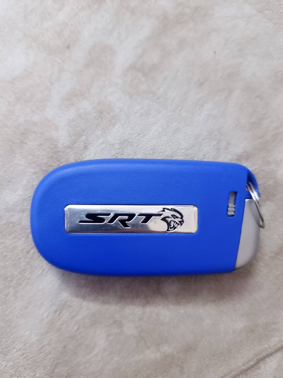 🔑 بصمة سيارة SRT للبيع
بصمة أصلية بتصميم رياضي، لون أزرق ويا كروم
نظيفة وتشتغل تمام، استعمال خفيف
🚗 تصلح لسيارات:
Dodge (تشارجر / تشالنجر)
Chrysler
Jeep
(السيارات الداعمة لنظام SRT)
💰 السعر: 40وبيه مجال بسيط
📍 الموقع: بغداد الاعطيفية
📩 التواصل: ***********
