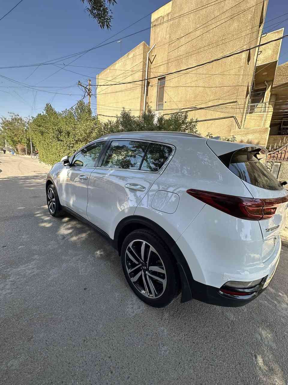 سلام عليكم سبورتج موديل 2020خليجي شركه العامه الدواليه مكفوله كفالة عامه من صبغ والتبديل والفتح كير محرك كفالة ماشيه 90 رقم اربيل جديد تحويل مباشر مكاني بغداد الدوره عارضه 188 وبيه مجال سياره جهزه وجديده رقمي ***********
