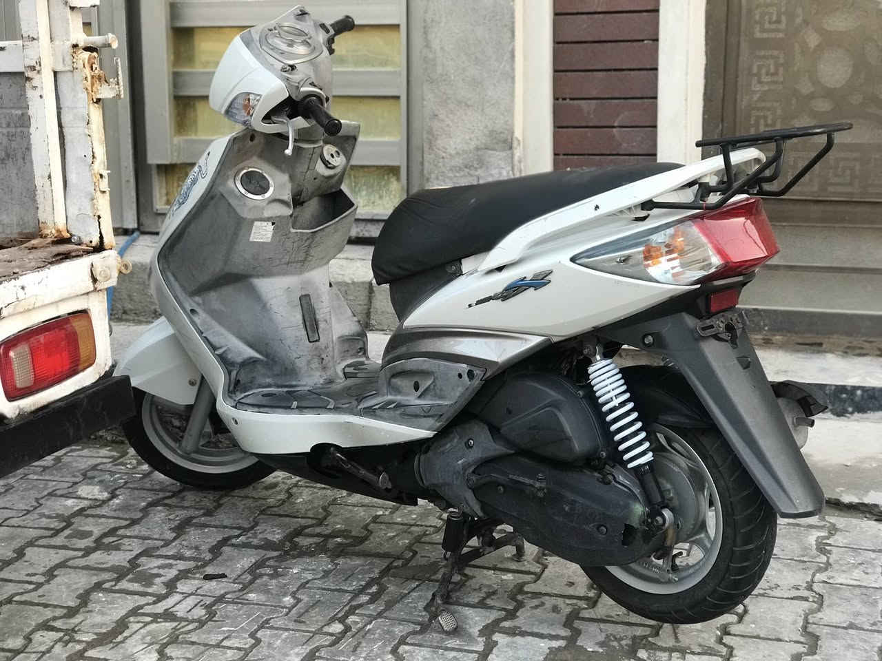 سلام عليكم دراجه سكنس فحل دراجه الله شاهد جديدة معنةالكلمه ماناقصه اي شي دراجه بشهر 10نزلتة على ايدي مكينه وكهربائيات مكفولات دراجه ختم واحد السعر مليون 50مكان ساحه عدن الاتصال ***********
