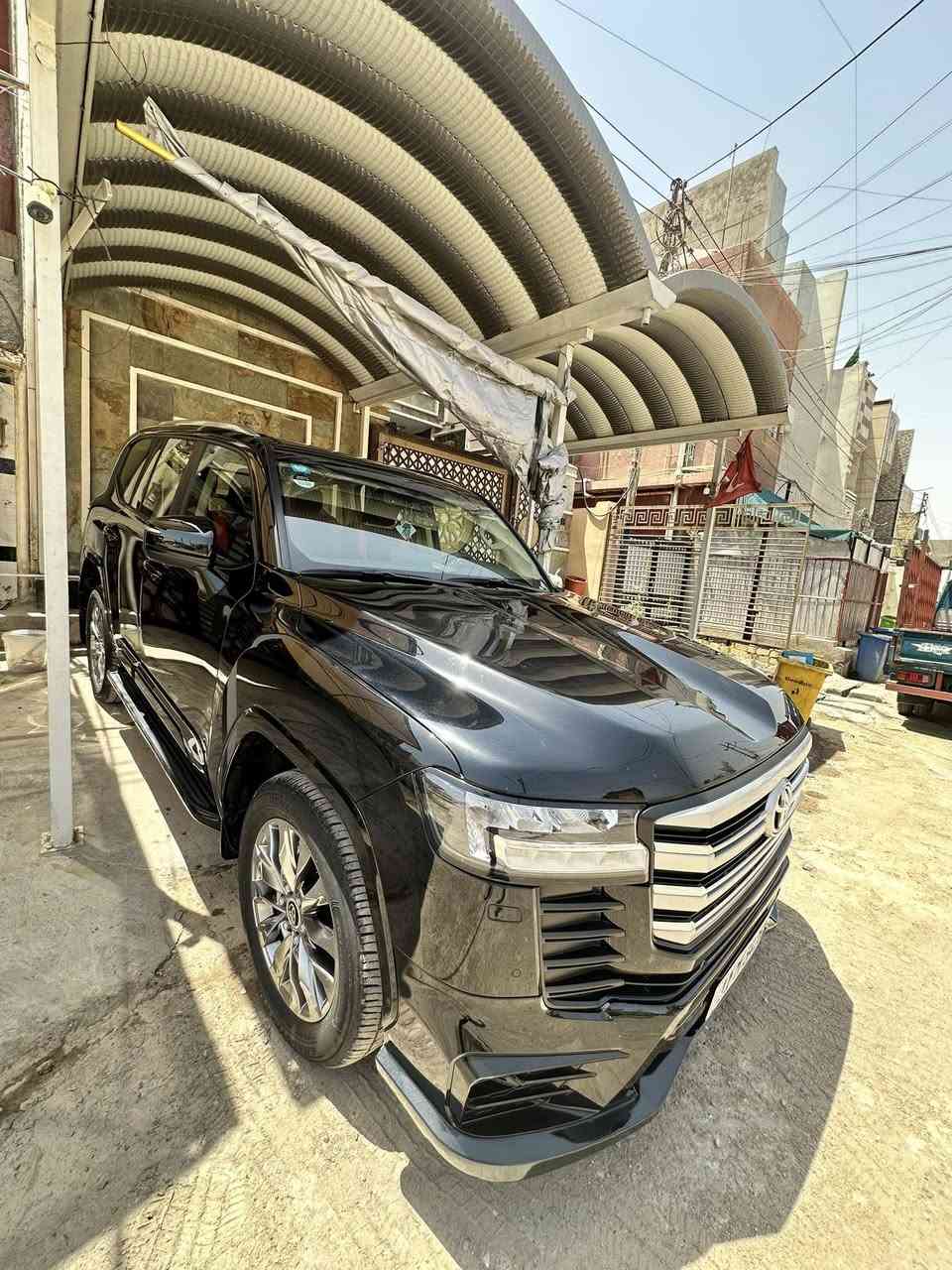 للبيع 🚘
لاندكروزر 2024 بريميه
اللون: أسود 🖤
الممشى: 22 ألف كم فقط

✨ المواصفات:

* فتحة سقف
* 3 شاشات
* بصمة وتشغيل ريموت
* كاميرات وسنسرات
* داخلية نظيفة جداً
* سيارة بحالة ممتازة

السيارة مرتبة وما تحتاج أي صرف
للاستفسار مراسلة خاص �***********
