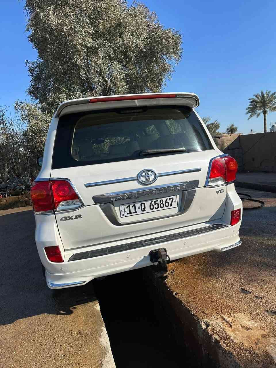 السلام عليكم
لاندكروز ٢٠١٣ Gxr فووول جديدة جدا 
ماشية ١٨٥كم رقم بغداد سنوية بأسمي هزة جديدة سنوية جديدة رقم إنكليزي 
بيهة قطعة وحدة صبغ جاملغ خلفي
مكينة وكير وصدر وتخم تاير كلة بشرط
فتحة
٨ ايرباك
كشنات جلد 
كشن كهرباء 
زراك لايت
شاشة تاب
مرايات شفط
حساسات أمامي وخلفي 
كامرة 
السعر ٣٤٠
للاستفسار ***********
مكان السيارة الرمادي
