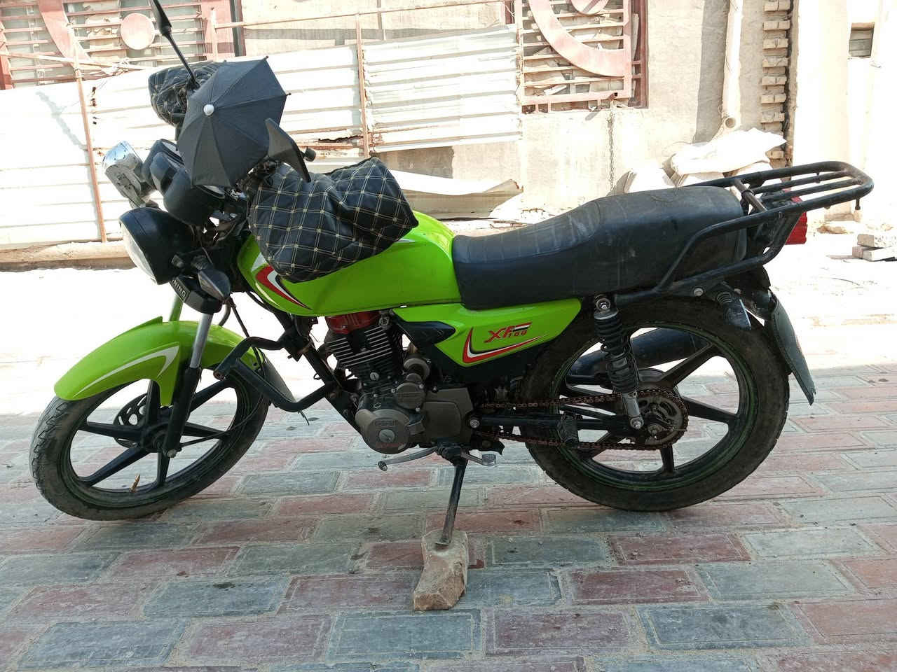 شاينيك موديل 23 اوراق استنساخ بيها بليته 
جانت متروكه فأكو اماكن بيها زنجار قليل محرك زيرو مكفول بعده نشيط نضافه 95 بالميه كهربائيات كلها شغاله نكره سلف وهندر للاستفسار ***********
السعر 650 او مراوس بدايون حتلو كلك
