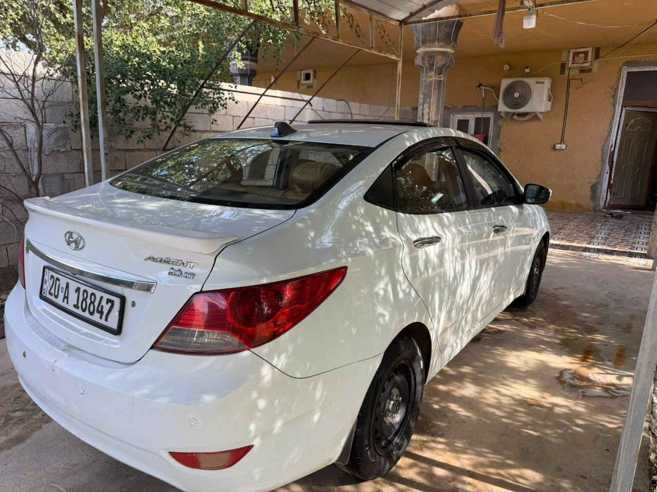 السلام عليكم للبيع أكسنت خليجي ٢٠١١ محرك ١٦٠٠ فتحه سيارة كلش حلوه وجاهزه رقم ديالى دولي تحويل مباشر السونار ويه الصور بيها قطعتين بدون دواخل خلاص بيع فقط السعر ٨٤ ورقه قفل ماكو هيج اسعار بالخليجي اتصل ع *********** ديالى بلدروز بعقوبة, ديالى
