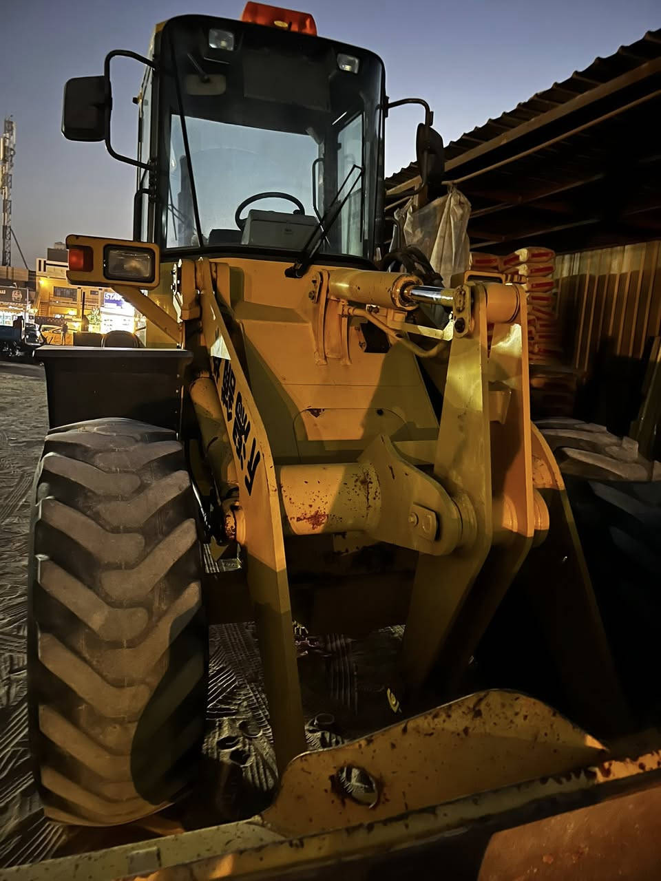 للبيع أو مراوس بكوماتسووو عظم اقل سعر اريد.
محرك 6تبريد. 
بلاد 
مشتغل 2500ساعه. 
 دخووول جديد. شوف الصور بعينك 
مكانه بغداد. 
ممشتغل انقاض وحفر فقط بالسكلة. 
بعده ممرقم.


**إذا كنت صاحب هذا الإعلان وتريد حذفه لأي سبب، رجاءا أرسل رسالة إلى الدعم الفني**