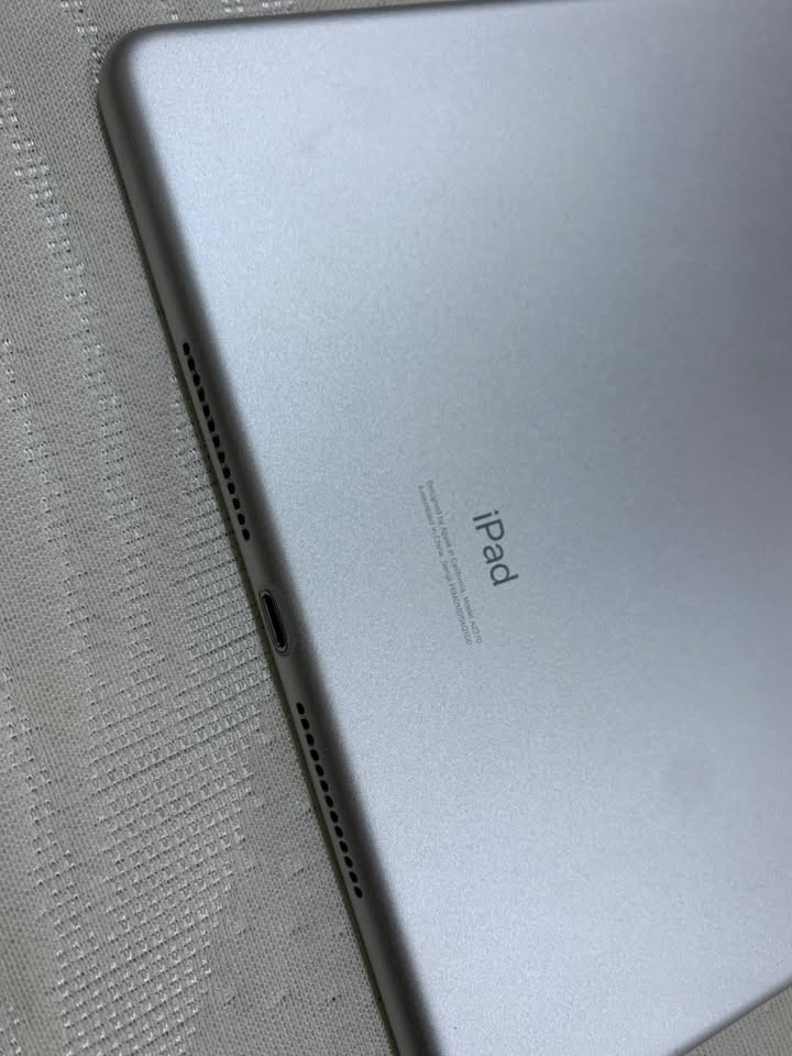 ايباد 8 حلو نضيف نضافه 90 بل 100 شاشه هاي الكسور بل لزگه مو بل شاشه ذاكره 32 شحن ما شاء الله يخبل كلش رايده بيع ومراوس بجهاز سعر 200 الف   رقم الهاتف *********** مكان بصره زبير
