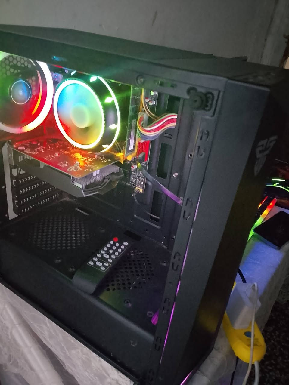 سلام وعليكم مراوس بلي أو بايفون الحاسبه كامله موجود فقط واتساب ***********
