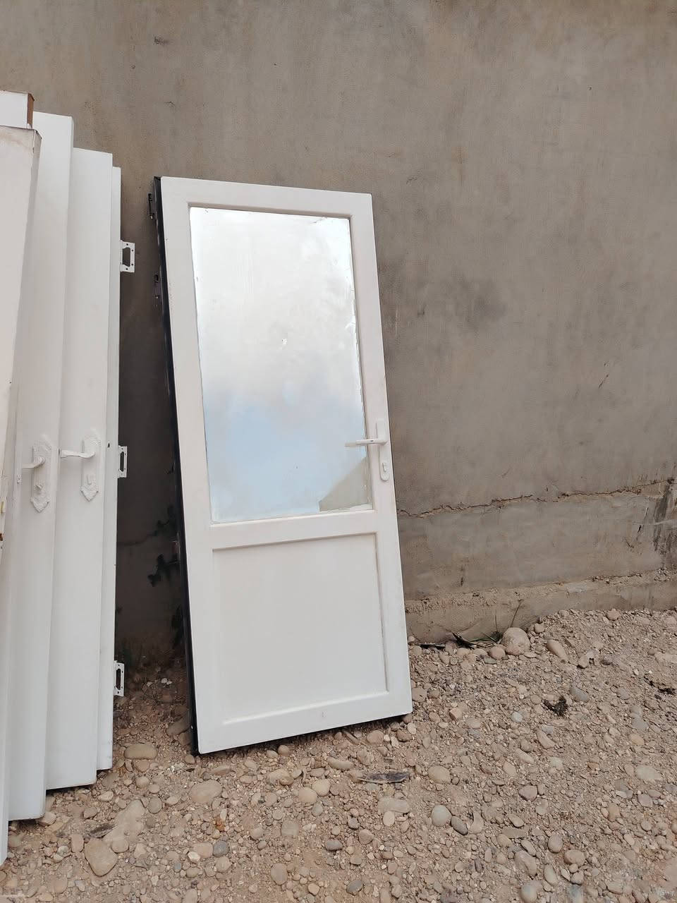 بيبان للبيع العنوان خانقين توله فروش قرب مركز ازادي مقابيل ساحه الخماسي رقم الهاتف ***********
