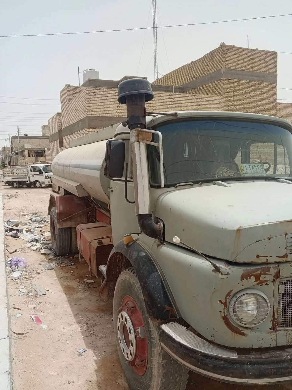 قجمه للبيع موديل قديم محدثه كله بس الشاصي مامحدث رقم نينوى ألماني مكان نجف ***********

