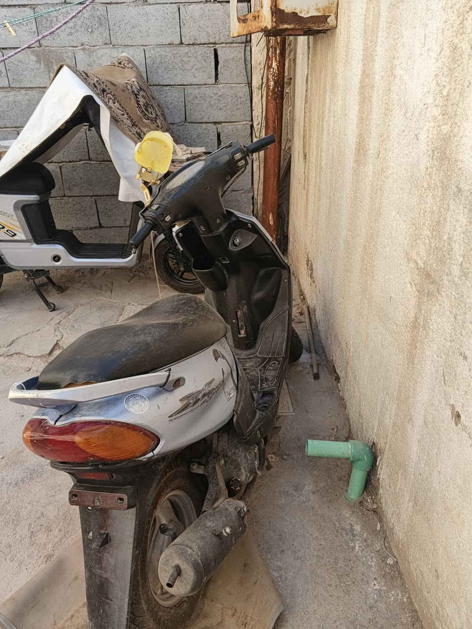 دراجه ماكس قرده للبيع للتفاصيل خاص سعر 250 مابيها شي رقم ***********
