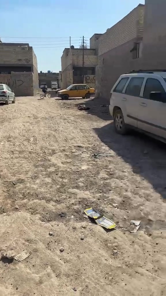 قطعه ارض م١٠٠ وجه ١٠ 
البلديات قرب المحطة الصفرة 
٣ قطعه عن الشارع 
***********
