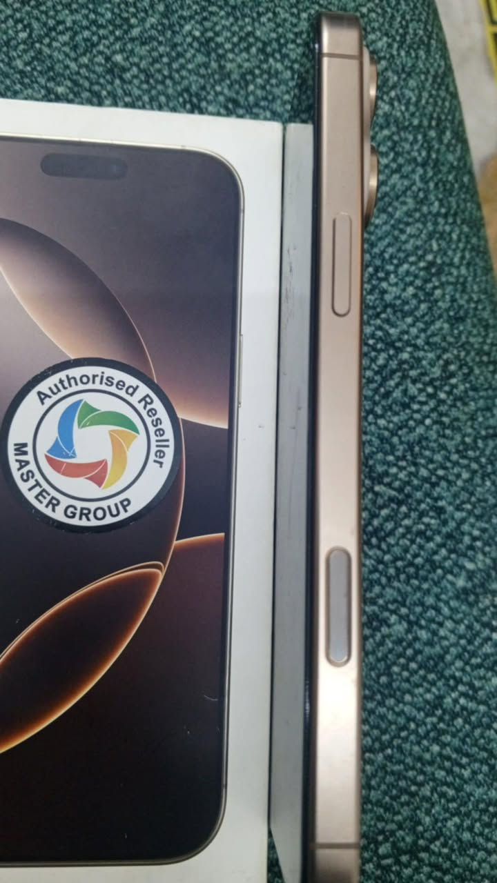 سلام عليكم

iPhone 16 pro max 

256gb

بطاريه 90

الجهاز نظافه 100‎%‎

زلغ مابي عدا الشاشه بيها خطين 

شرق اوسط مع كامل ملحقاته

وتكدر تفحصه وين متريد

خاص اكتب وبيك خير ودلل


**إذا كنت صاحب هذا الإعلان وتريد حذفه لأي سبب، رجاءا أرسل رسالة إلى الدعم الفني**