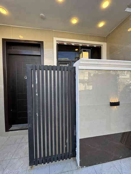 مشتملبن 75 متر الواحد 
بغداد الكرخ حي الجهاد 
منطقه ديوان المخابرات 
حديث درجه اولى
تسليم مفتاح
طابق ارضي _ صاله  _ خدمات _ مطبخ  غرفة نوم 
طابق اول _ غرفتين نوم -خدمات كراج
السعر 188 مليون
 
الاستفسار
***********
***********
