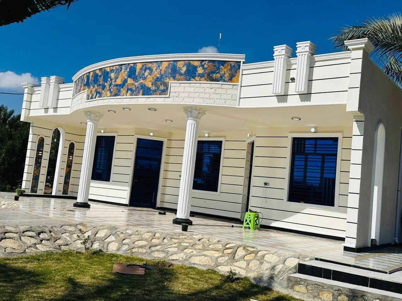 كادر صبغ بوب و شبابيك 
صبغ داخل وخارج
سقوف ثانوية
سحبات جداريه
بديل رخام
بديل خشب
شيبورد

ترميم المنازل داخل و خارج 

بأسعار مناسبه جدا
***********
