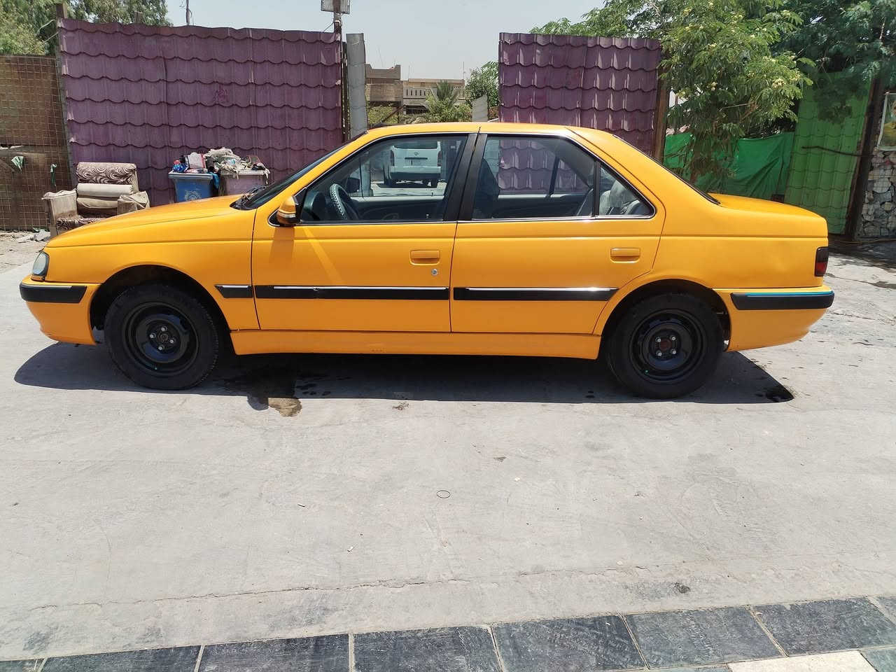 سلام عليكم بيجو بارص موديل ٢٠٢٤ حادثه بس مسطره موضحه بل وبيه بارد بل حوض مال صندوق ماشيه ١١٨  بيه منضومه غاز تبريد ثلج خابر وبيك خير ودلل ***********
