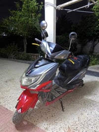 دراجه شحن للبيع ٧بطاريات نضيفات السعر ٣٧٥هاتف 07839938522