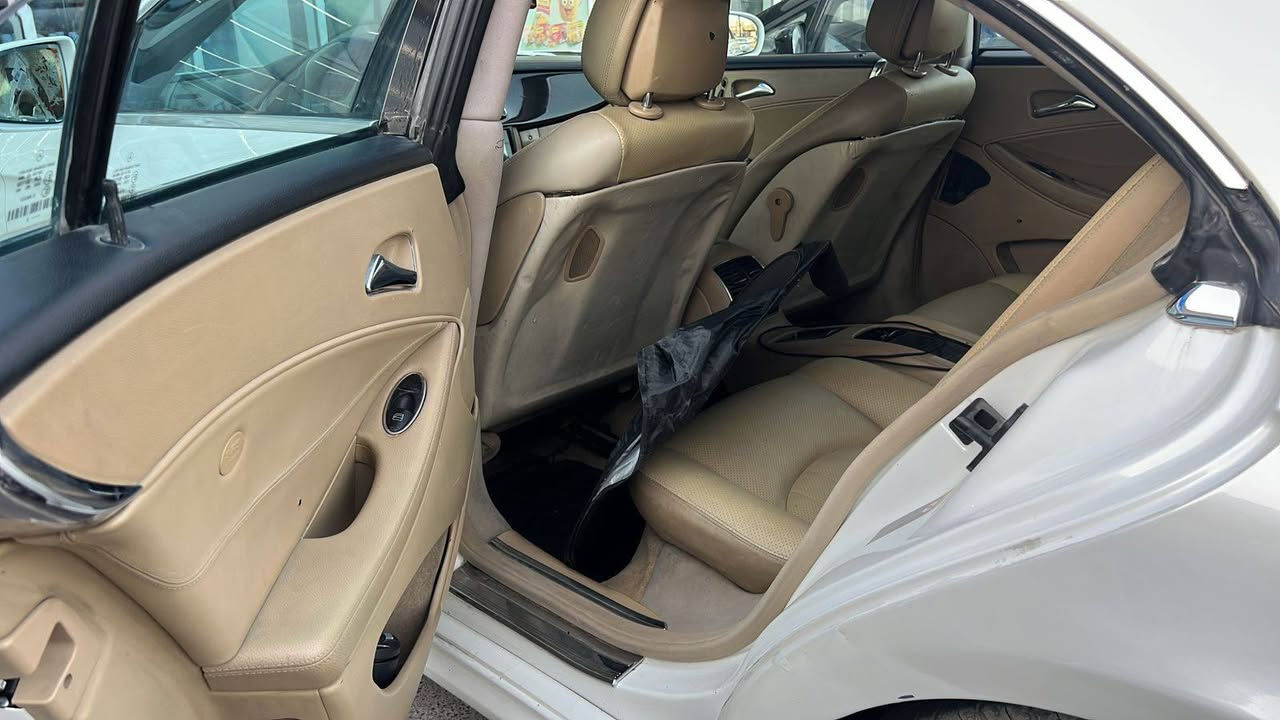 السلام عليكم مارسدس كلاس 550 اوتماتيك فول مواصفات وجدا نضيفه وجاهزه بيها مكانات صبغ اني ابيع حزام السياره ترايك للهند مكينه 8 سلندر تنفس طبيعي تبريد قطعتين انجماد شرط ولسعر 78 قفل قفل بدون عمله مكاني بغداد السيديه تقاطع درويش رقمي *********** علما السنويه جديده وراعيها ابو السنويه بغداد ساكن صديقي تحويل مباشر ان شاء الله بغداد, العراق
