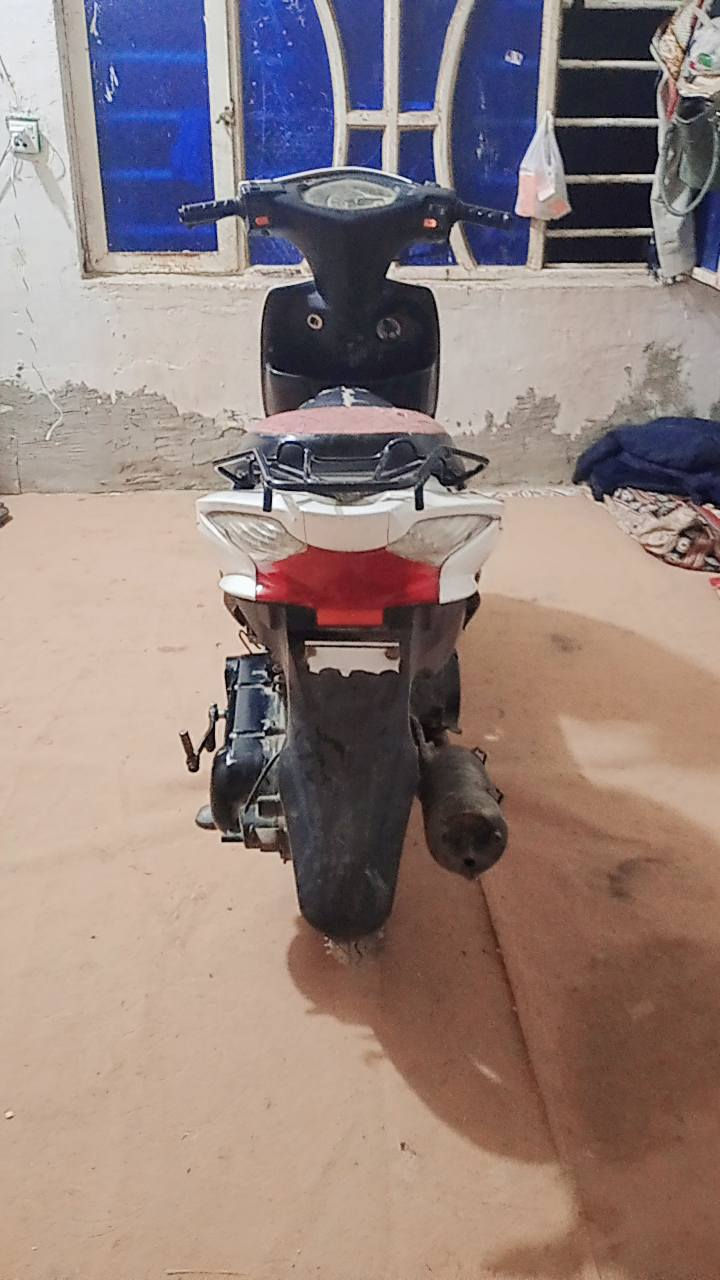 سعر 200 وبيها مجال اتصل على الرقم***********

مكاني واسط شارع النفط
