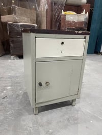 سەرەتا بە ناوی خوای گەورە  ئەم  مێزە بۆ فرۆشتن   ژ.م 07738857601