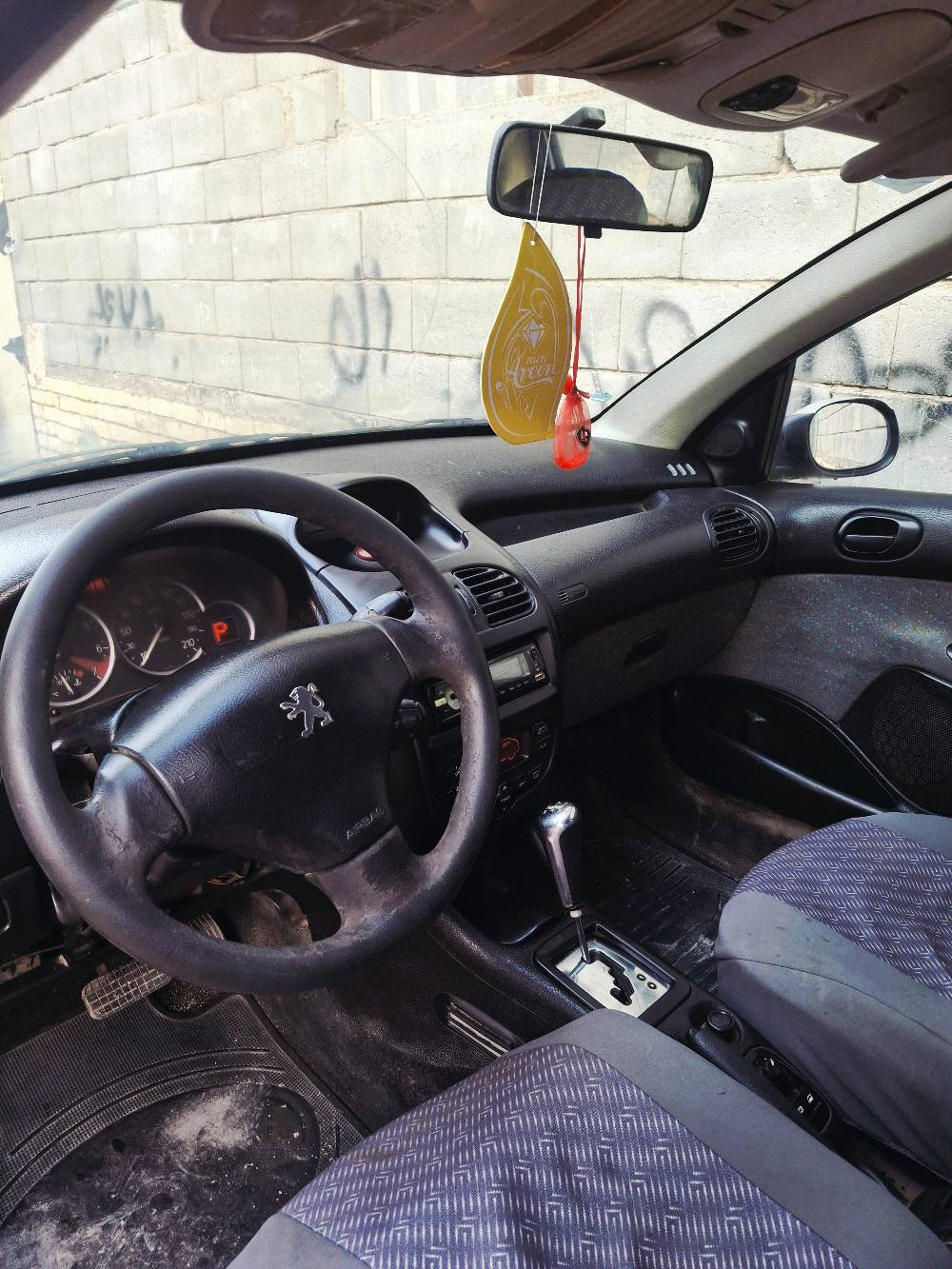 بيجو فرنسي ٢٠٠٩ هاشباك جاهزة  محرك بلاد ١٦٠٠ رقم بصرة تحويل ثاني يوم سنويه مامنتهيه 
كله شغالة حداده بلاد تخبل سعر٣٩ بيه مجال 
مكاني بصرة ***********