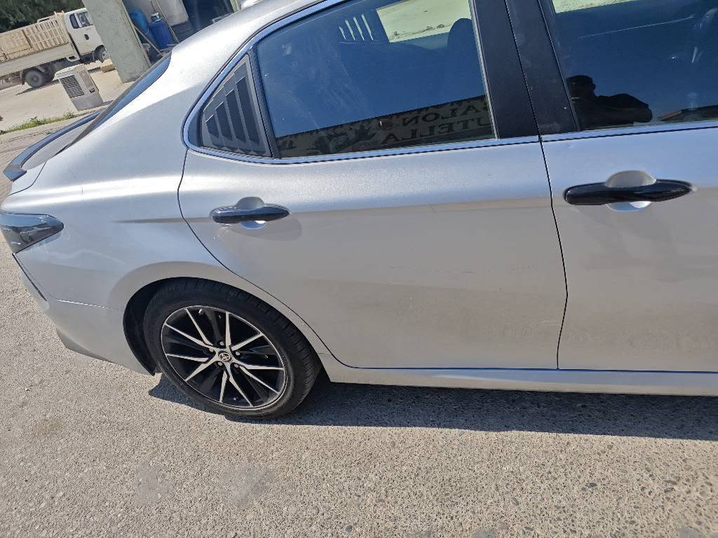 🚗 للبيع | Toyota Camry 2022 🇺🇸

🔹 2022/موديل
🔹 اللون: سلفر
🔹 وارد أمريكي
🔹 الممشى 87ألف ميل
🔹 رقم سليمانية وباسمي جاهزة للنقل

✅ السيارة بحالة ممتازة
فقط قطعة وحدة صبغ باب سكن 
بيها شخوط طرفين +تعديل بارد شبر 
✅بدون ايرباك بدون جيك انچن
المواصفات:
✔️ شاشة كبيرة
✔️ كاميرا خلفية
✔️بك لايت سموك متغير الوان 12مود
✔️ رادار أمامي
✔️ تحديد المسار (Lane Assist)
✔️ تحديد السرعة
✔️ 3 وضعيات قيادة
✔️ Sport / Eco / Normal
✔️ Auto Stop
✔️ مقاعد كهربائية
✔️ رنكات SE سود أصلية
✔️ مواصفات عديدة أخرى
السعر 178 ورقة 💲

للاستفسار واتساب
*********** كركوك, العراق
