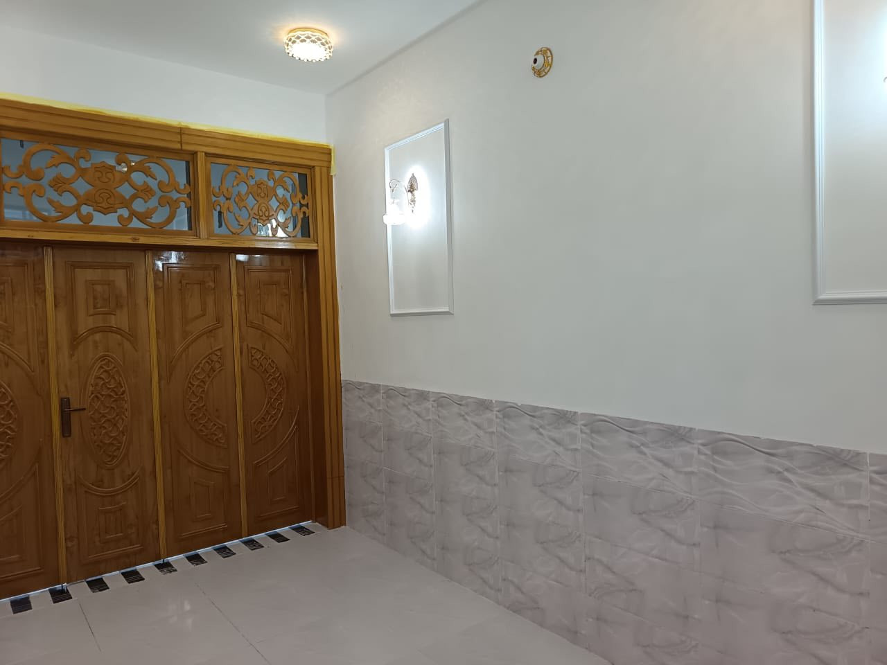 السلام عليكم دار الرهن 100م طابقين 3 غرف نوم جديد في حي النداء منطقه ال52 مبلغ الرهن إذا كان سنتين 30مليون وإذا 3 سنوات 35 للاستفسار اكثر الاتصال ***********📞📞
